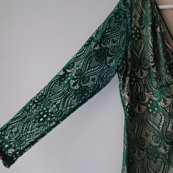 Venus Lace Long Sleeve Plunging V-neck Top Green Nude Large - Picture 4 of 13